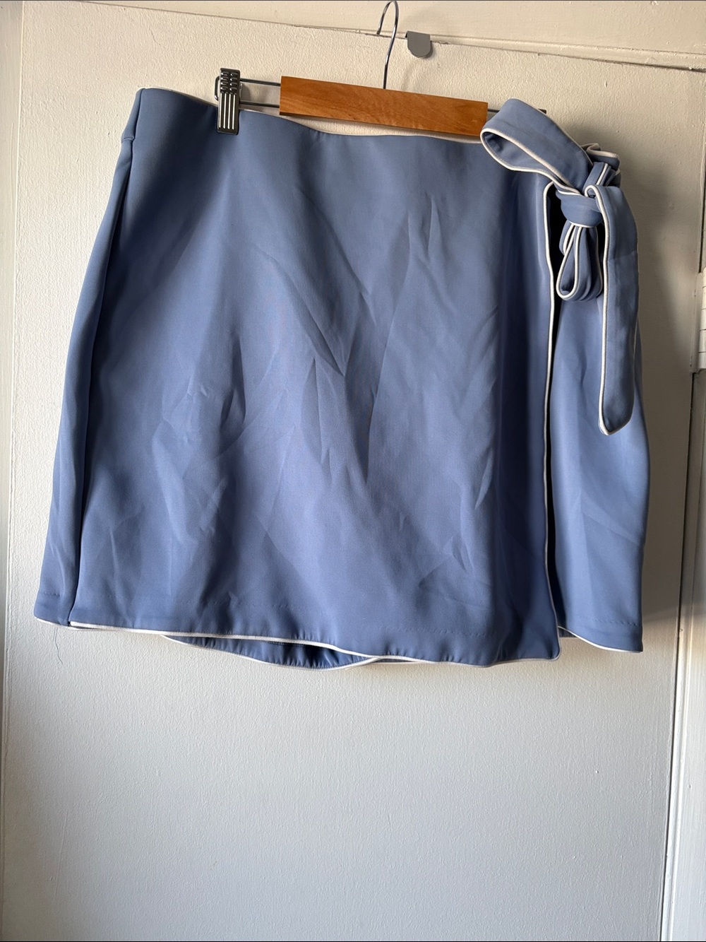 Chico's sz 2 =14 Dusty Blue Mini Skort with Side Tie